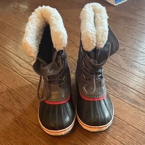 Sorel Kids Snow Boots in Black and Red with Faux Fur